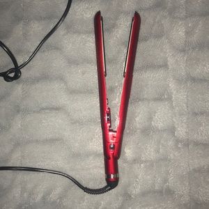 Baby bliss xtreme flat iron.